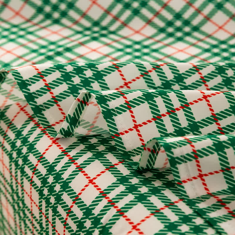 Brighthowl Classic Christmas Gingham Sheet Set