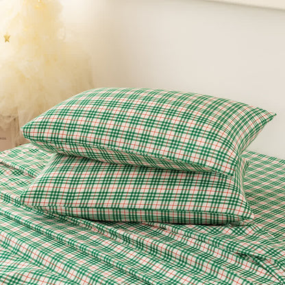 Brighthowl Classic Christmas Gingham Sheet Set