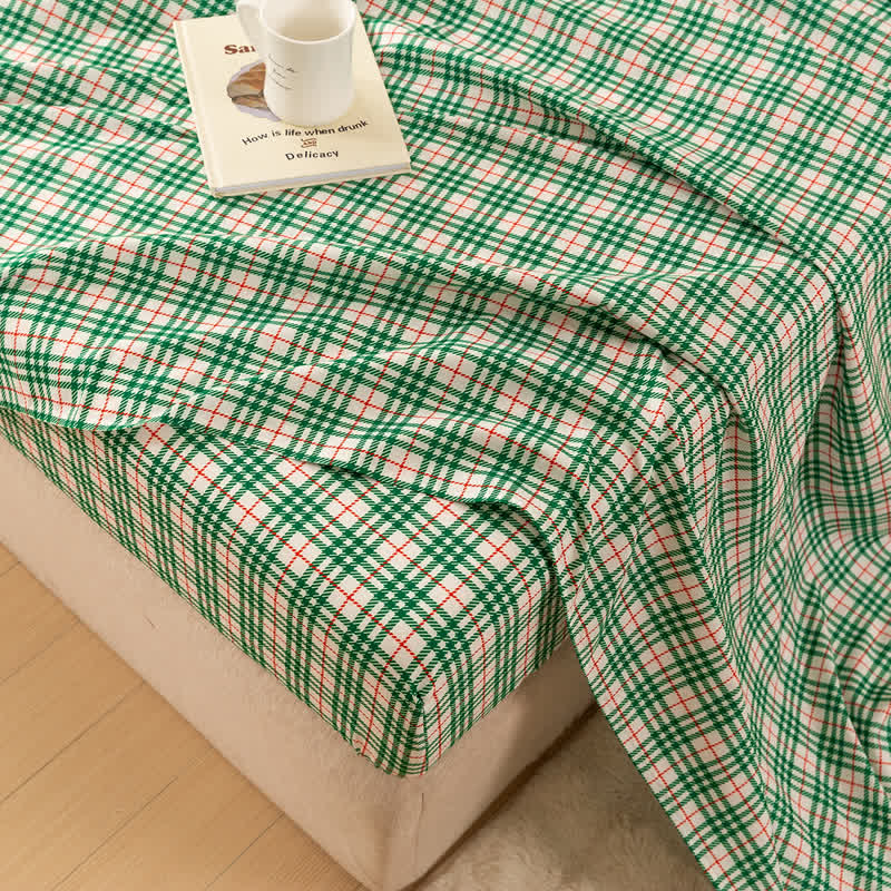 Brighthowl Classic Christmas Gingham Sheet Set