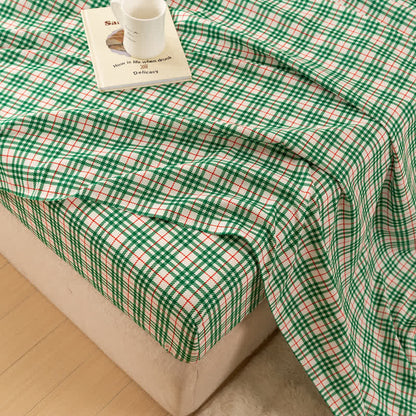 Brighthowl Classic Christmas Gingham Sheet Set